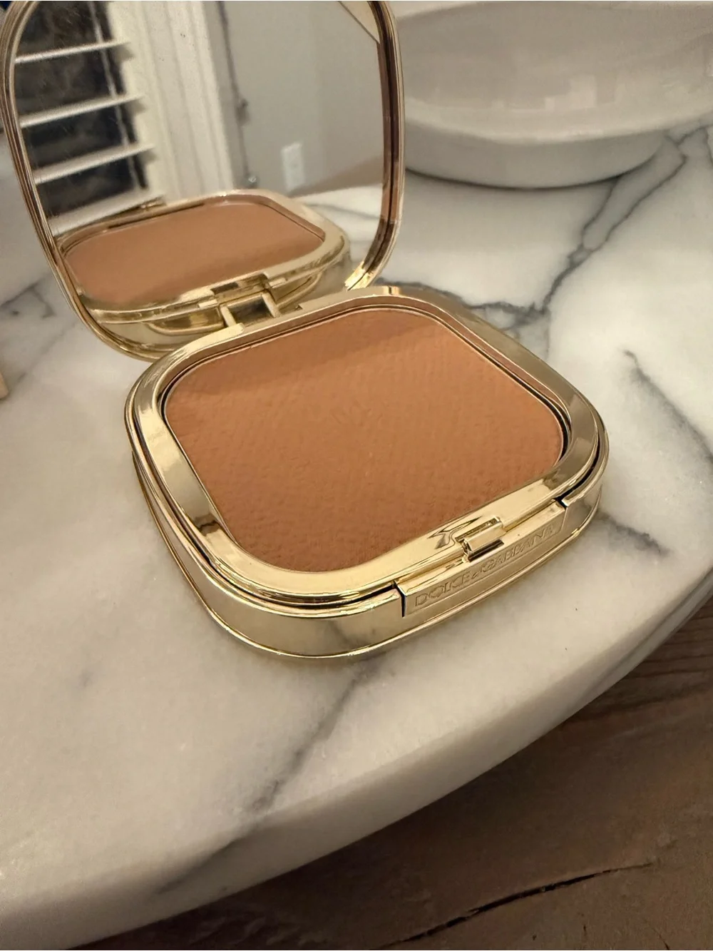 Dolce & Gabbana Face&Eyes Match In light medium